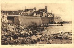 CPA Antibes Vue generale des Remparts 