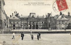 CPA Luneville Caserne Place et Cour du Chateau 