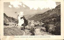 CPA Village d'entraunes Entre Nice et Barcelonnette 