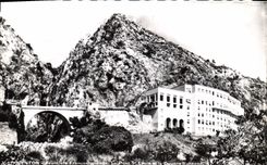 CPA Menton Frontiere Franco Italienne Le Pont St Louis et la Douane Italienne 