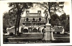 CPA Potsdam Sanssouel Orangerie mit Denkmal Friedrichs d Grossen 