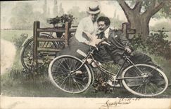 CPA Femme Velo Cycle