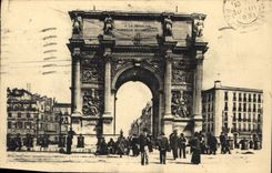 CPA Marseille l'Arc de Triomphe dit Porte d'Aix 