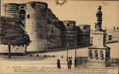 CPA Angers le Chateau Monument historique Commence sous Philippe Auguste et acheve sous St Louis 