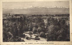 CPA Tarbes le Jardin Massey et les Pyrenees 