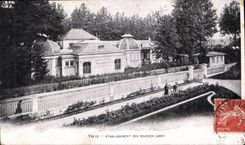 CPA Vichy Etablissement des Sources Laroy 