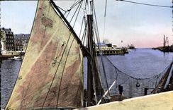 CPA Dunkerque le Chenal Bateau de peche