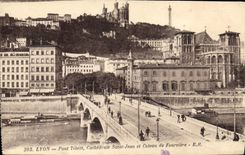 CPA Lyon Pont Tilsitt Cathedrale Saint Jean et Coteau de Fourviere 