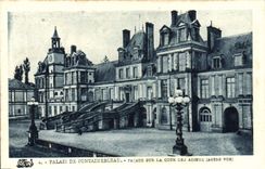 CPA Palais de Fontainebleau Facade sur la Cour des Adieux Autre vue 