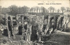 CPA Saintes Voutes des Arenes Romaines 