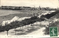 CPA Royan La plage prise du Family Hotel 