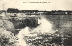 CPA Royan Vagues deferlant sur les Rochers du Chay 