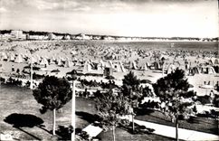 CPA Royan La Plage devant le Bd Botton 