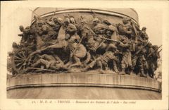 CPA Troyes Monument des Enfants de l'Aube Bas relief 
