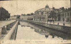 CPA Troyes Le Quai Dampierre 