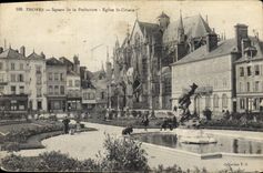 CPA Troyes  Square de la Prefecture Eglise St Urbain 