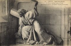 CPA Troyes  Eglise Saint Nicolas Le Christ tombant sous sa Croix 