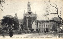 CPA Toulouse Le Capitole et le Donjon Vue prise de la Rue Alsace Lorraine 