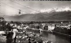 CPA Grenoble Vue generale et le Teleferique 