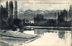 CPA Grenoble Les Bords de l'Isere et la Chaine des Alpes 