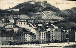 CPA Grenoble Quai Perriere et les Forts 