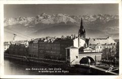 CPA Grenoble les Quais le teleferique et les Alpes 