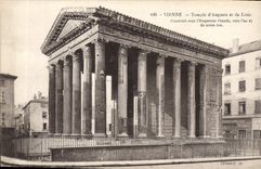 CPA Vienne Temple d'Auguste et de Livie Construit sous l'Empereur Claude vers l'an 41 de notre ere 