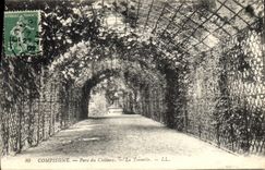 CPA Compiegne Parc du Chateau la Tonnelle 