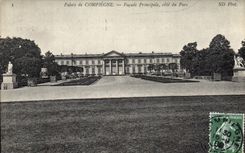 CPA Palais de Compiegne Facade Principale cute du Parc 