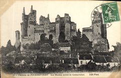 CPA Chateau de Pierrefonds Les Ruines avant la restauration 