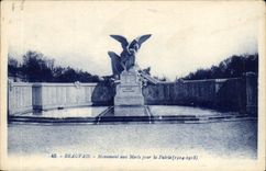 CPA Beauvais Monument aux Morts pour la Patrie 
