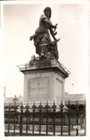 CPA Beauvais Oise le Monument a Jeanne Hachette 