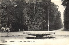 CPA Chantilly La Table Ronde 