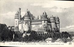 CPA Chateau de Pierrefonds Vue prise sur la Route de Villers Cotterets 
