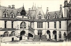 CPA Pierrefonds le Chateau le Beffroi 