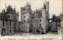 CPA Pierrefonds Le Chateau l'Escalier d'Honneur le Donjon et le Chapelle 