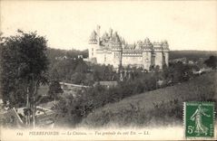 CPA Pierrefonds le Chateau vue generale du cote Est 