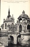 CPA Chateau de Chantilly Entree principale et la Chapelle 