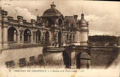 CPA Chateau de Chantilly l'Entree et le Pont Levis 