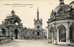 CPA Chateau de Chantilly Cour d'Honneur 