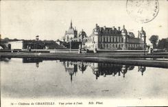 CPA Chateau de Chantilly Vue prise a l'est 
