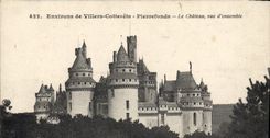CPA Environs de Villers Cotterets Pierrefonds le Chateau vue d'Ensemble 