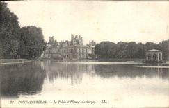 CPA Fontainebleau le Palais et l'Etang aux Carpes 