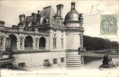 CPA Chantilly le Chateau l'Aile droite Chiens Chien