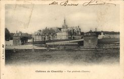 CPA Chateau de Chantilly Vue generale Entree 