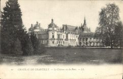 CPA Chateau de Chantilly le Chateau vu du Parc 