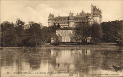 CPA Pierrefonds le Chateau et l'Etang cote Ouest 