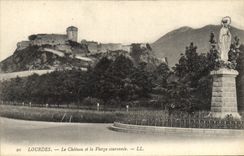 CPA Lourdes le Chateau et la Vierge couronnee 