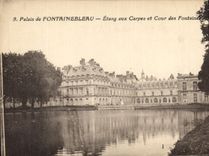 CPA Palais de Fontainebleau Etang aux Carpes et Cour des Fontaines 