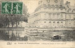CPA Palais de Fontainebleau l'Etang des Carpes et l'Aile Louis XV 